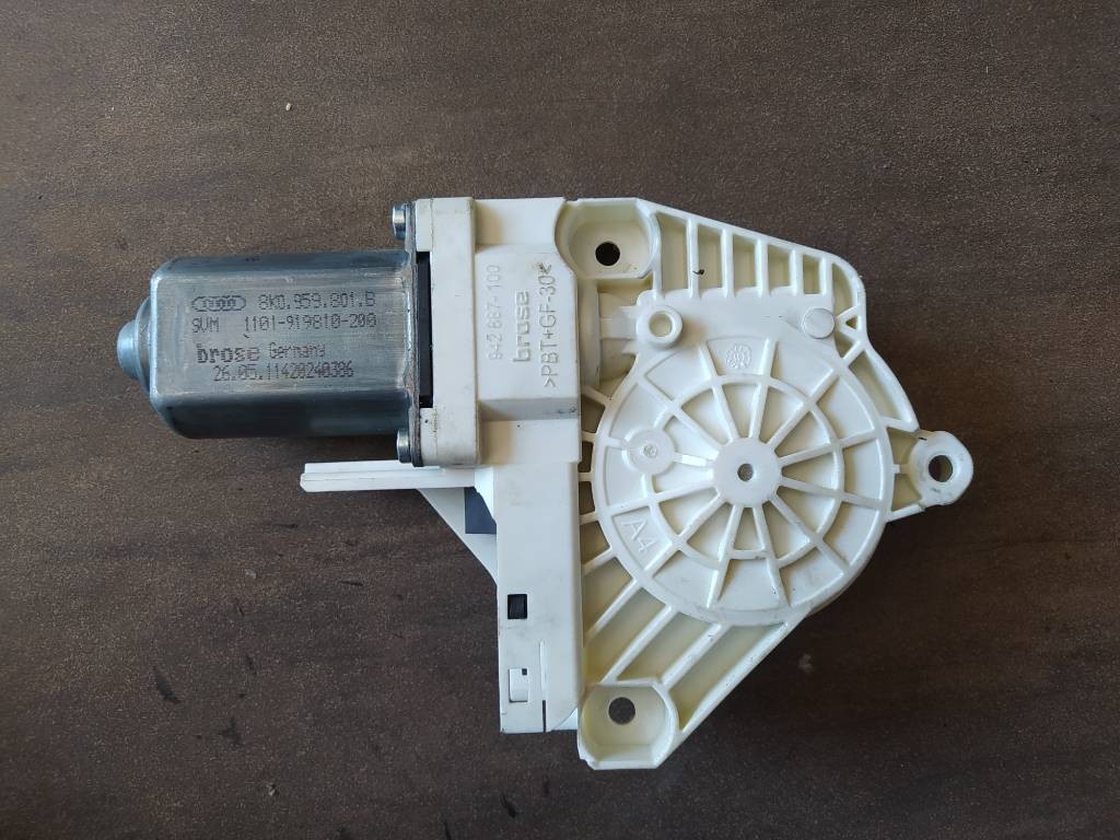 Motorček sťahovačky okna Volkswagen Audi Seat