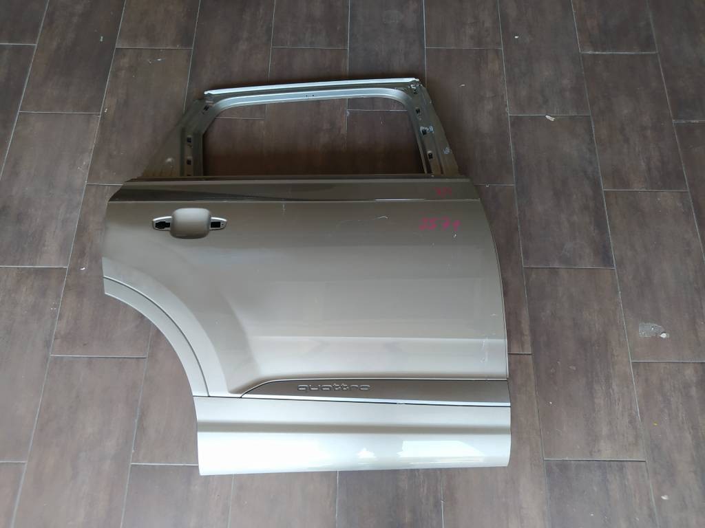 Pravé zadné dvere Audi Q7 4M