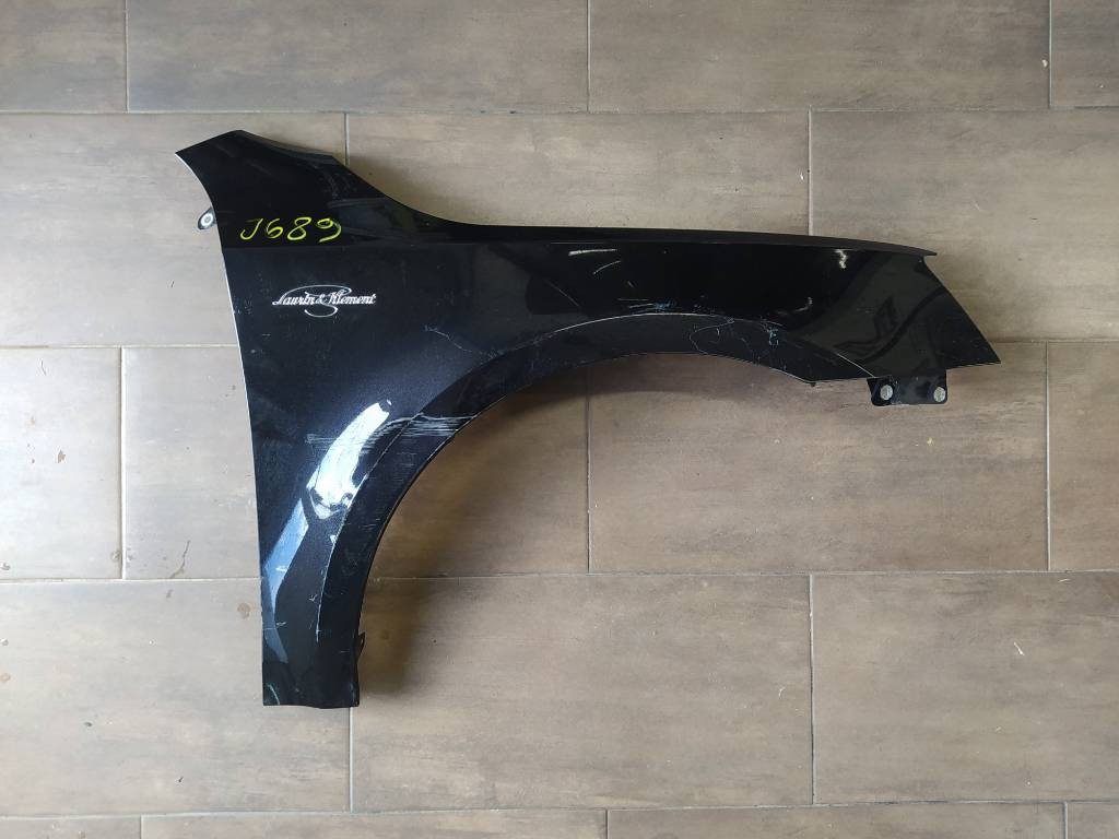 Pravý predný blatník Škoda Octavia III 3 5E LIFT
