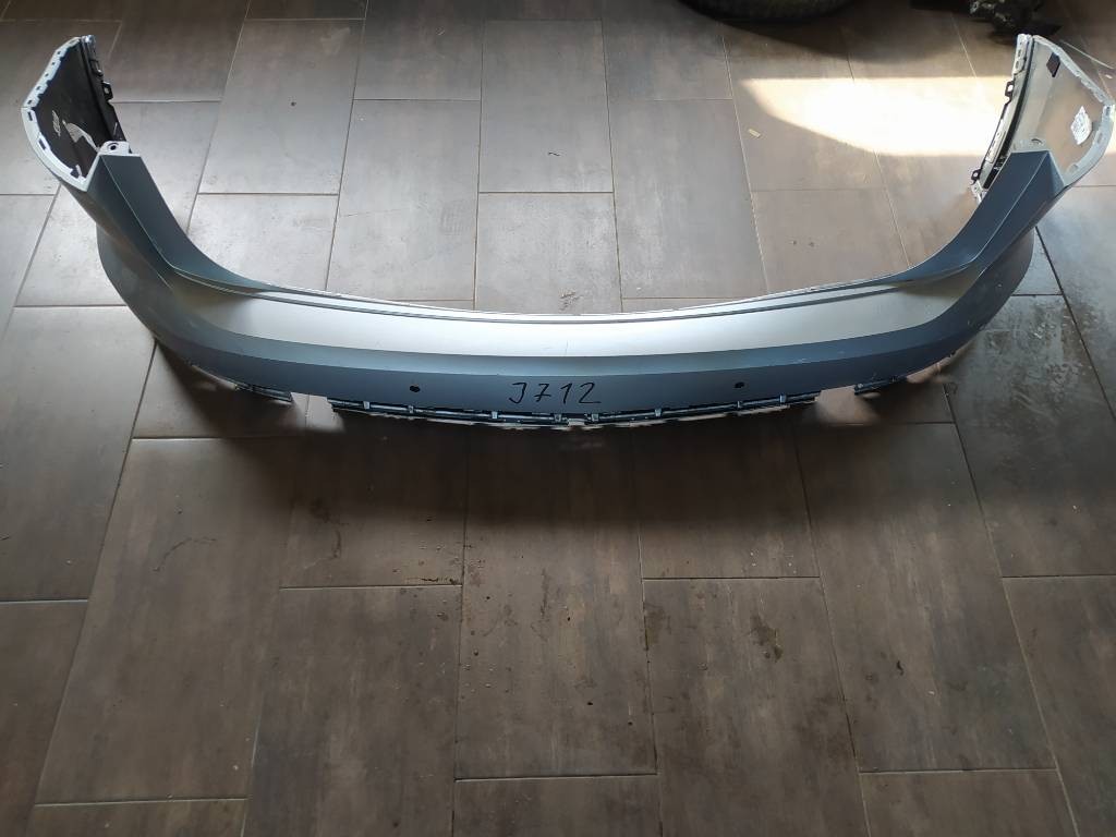 Zadný nárazník VW Volkswagen Touareg III 3 760 PDC