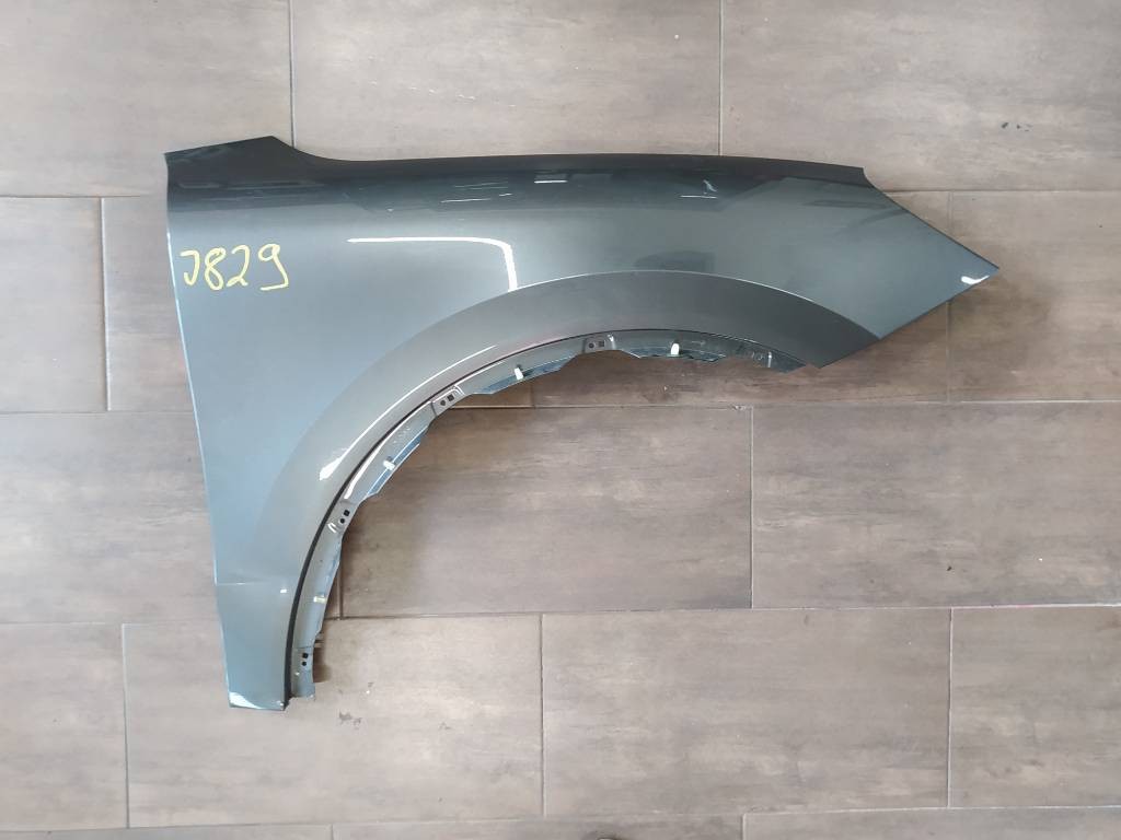 Pravý predný blatník Porsche Cayenne 19-21 9Y
