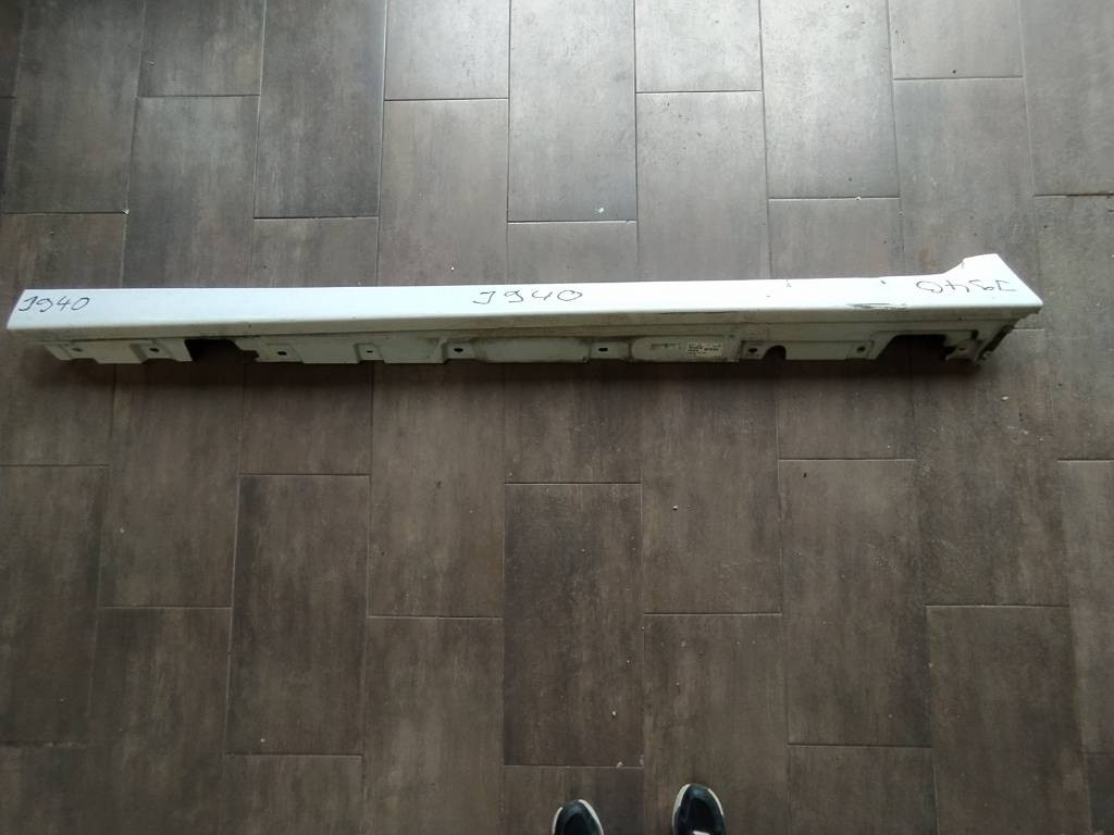 Ľavý podbeh lišta prah lem 51777184773 BMW F10 F11