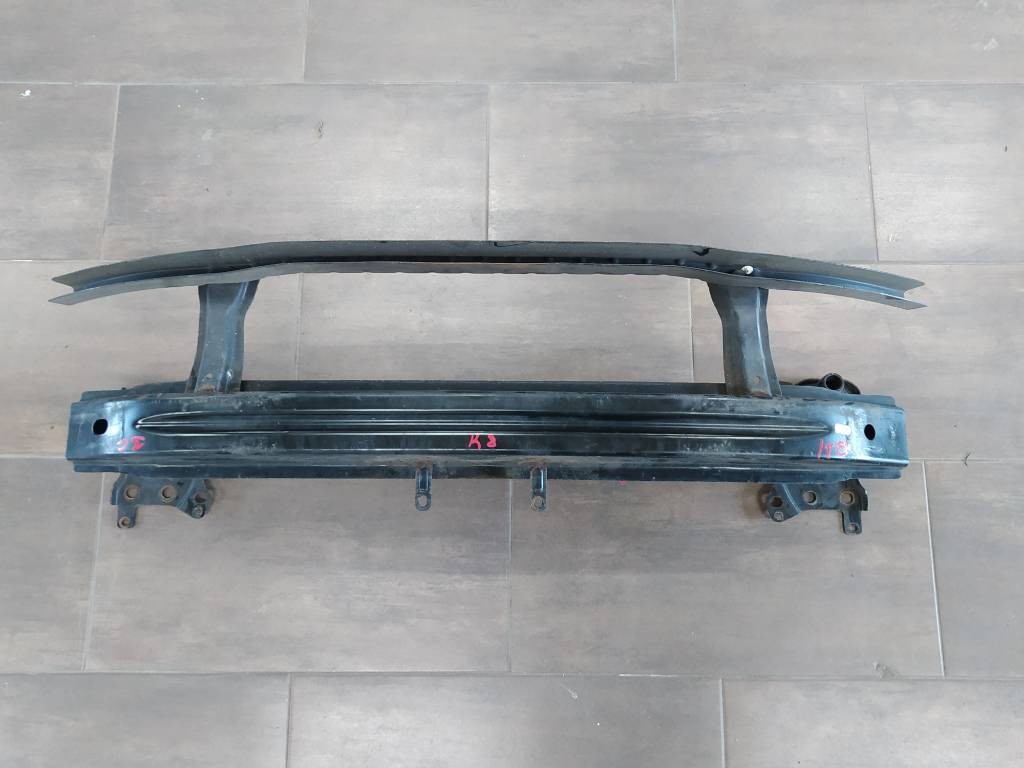 Výstuha predného nárazníka VW Passat B6 3C