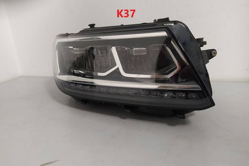 Pravé predné svetlo VW Tiguan II 2 5N FULL LED