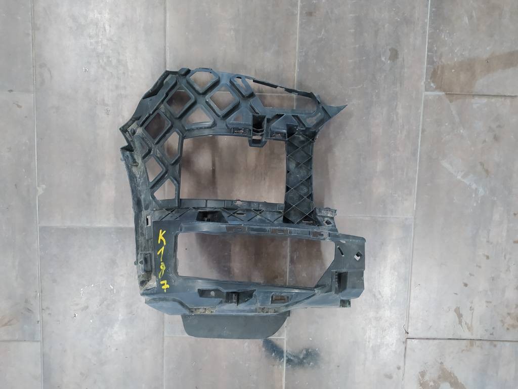 Držiak predného nárazníka VW Transporter T6 T5 7E