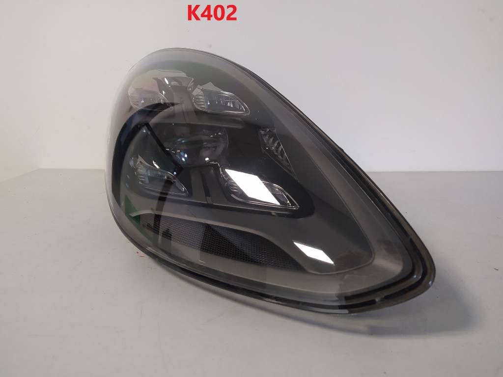 Pravé predné svetlo PORSCHE PANAMERA 971 16-21 LED