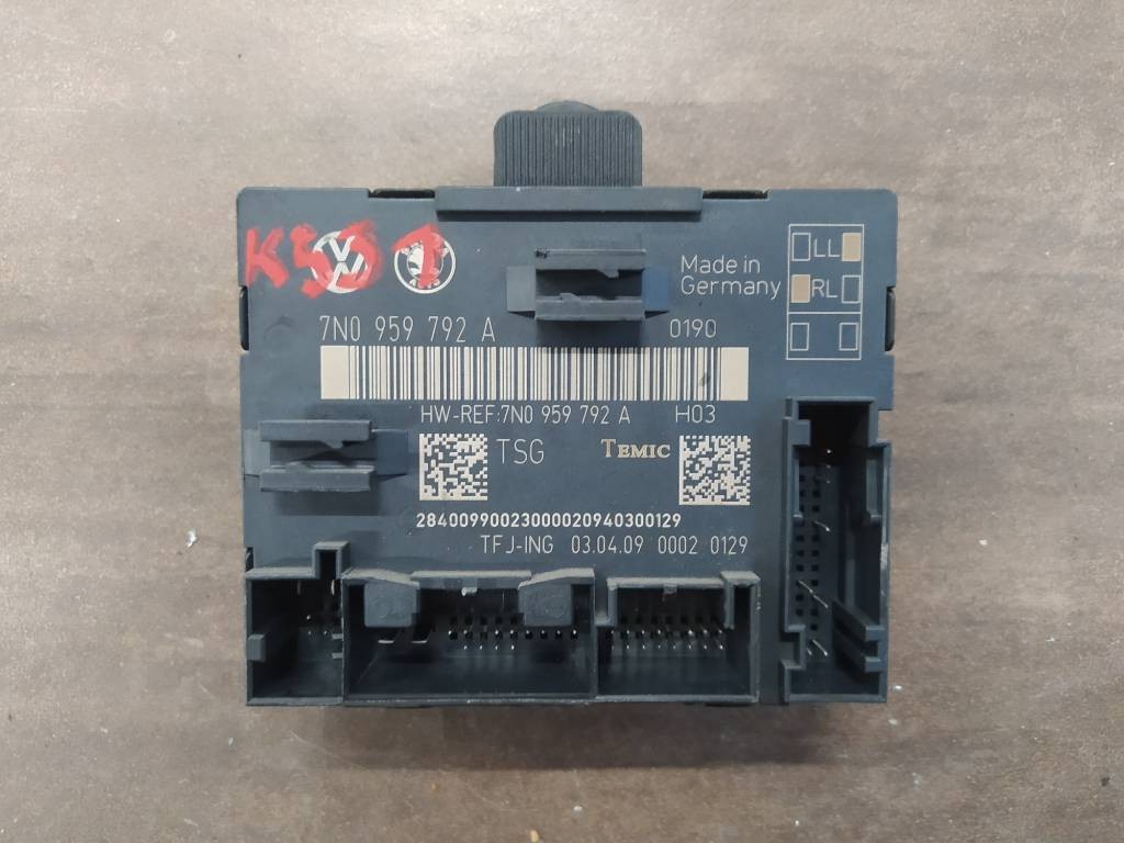 Modul dverí riadiaca jednotka Škoda Superb II 2 3T