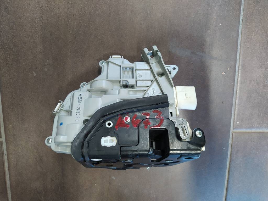 Ľavý zadný zámok dverí Audi A6 C7 4G COMBI