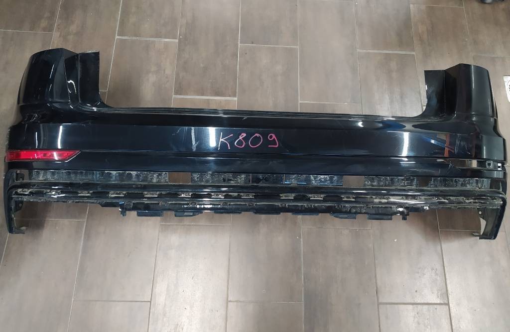 Zadný nárazník Audi Q8 4M8 2019-2021