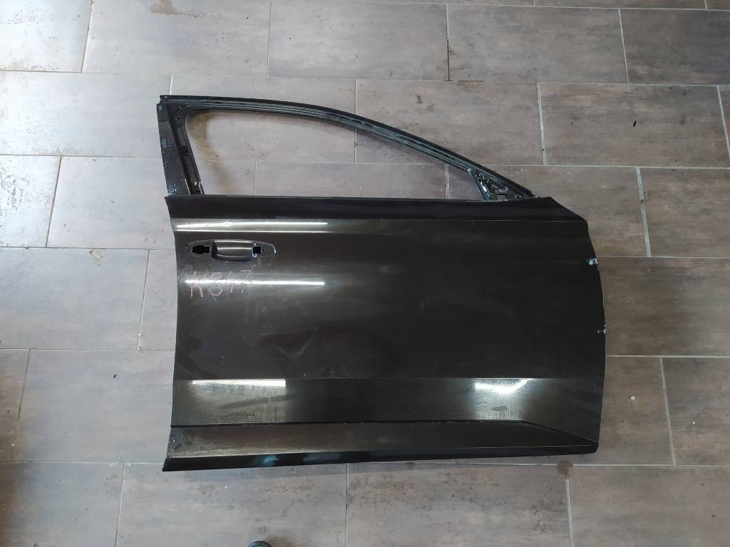 Pravé predné dvere Škoda Superb III 3 3V