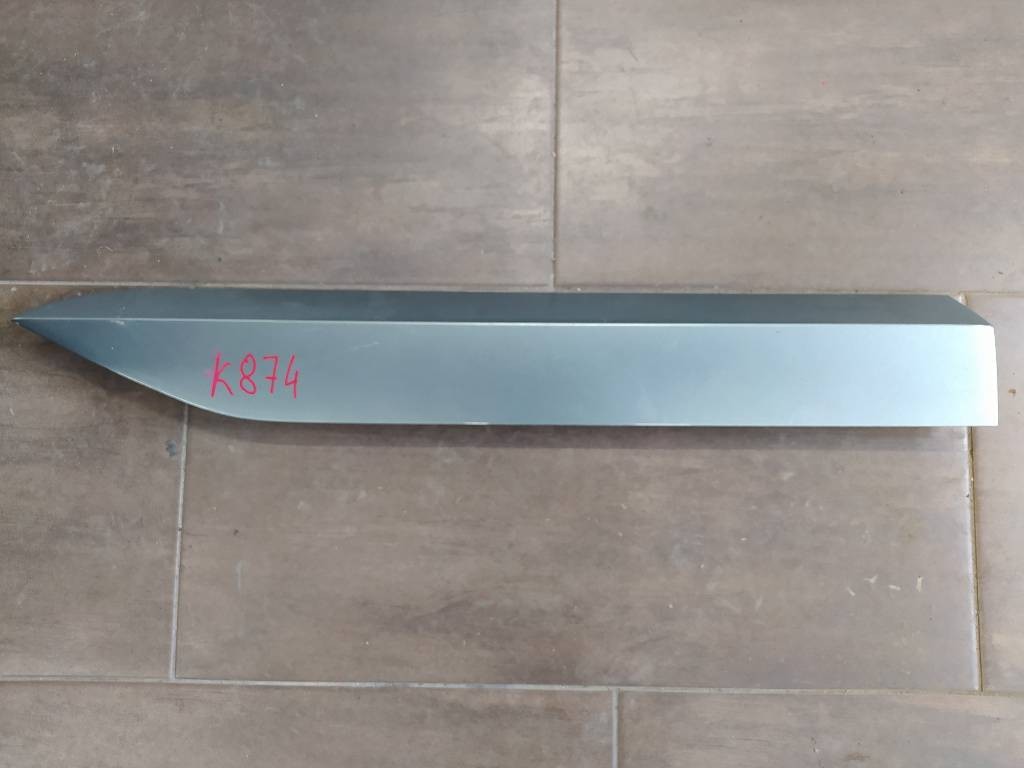 Ľavá zadná lišta dverí ŠKODA SUPERB III 3 3V0