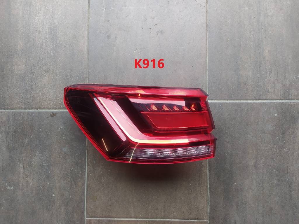 Ľavé zadné svetlo VW Volkswagen Touareg III 3 760