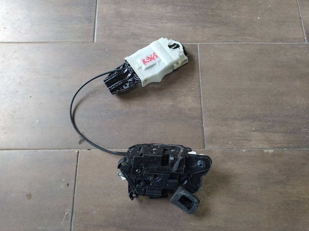 Ľavý zadný zámok dverí Škoda Octavia III 3 5E