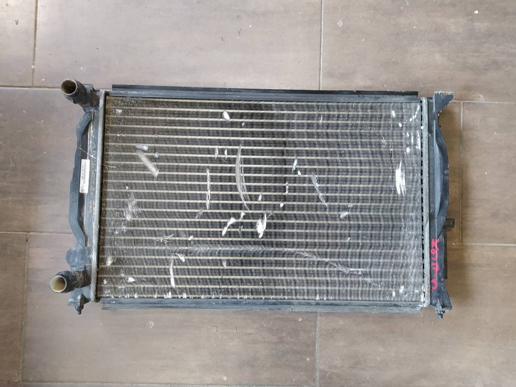 Chladič vody VW Volkswagen Passat B5 2.0 MPI AZM