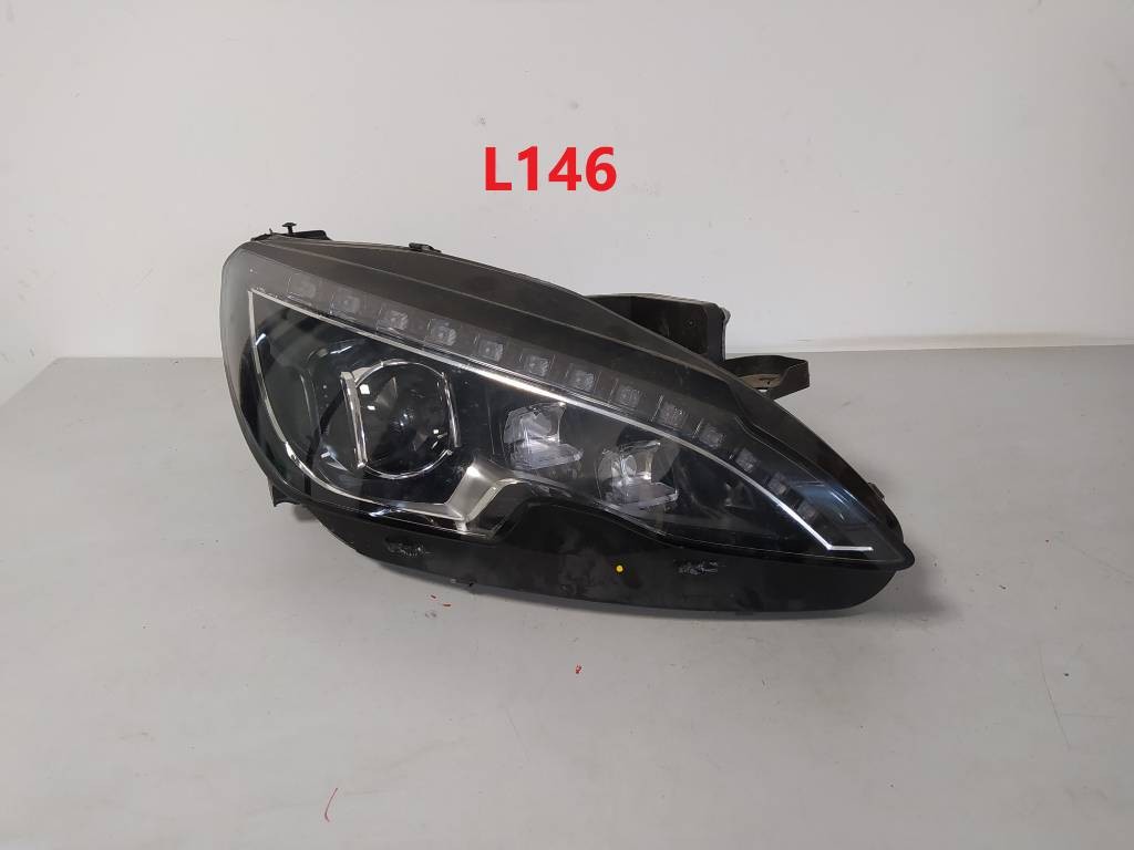 Pravé predné svetlo PEUGEOT 308 T9 FULL LED