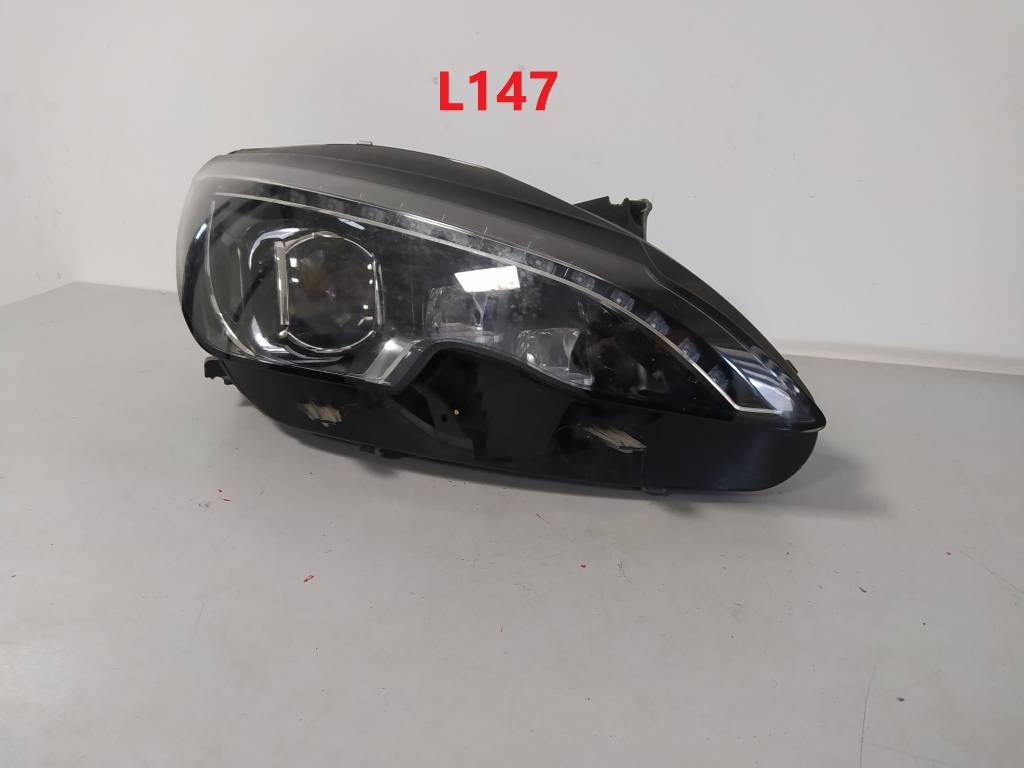 Pravé predné svetlo PEUGEOT 308 T9 FULL LED