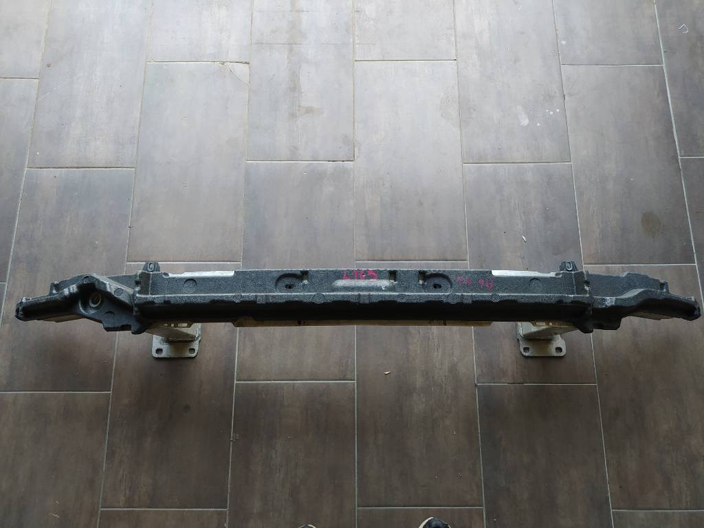 Výstuha predného nárazníka Audi A6 C8 4K