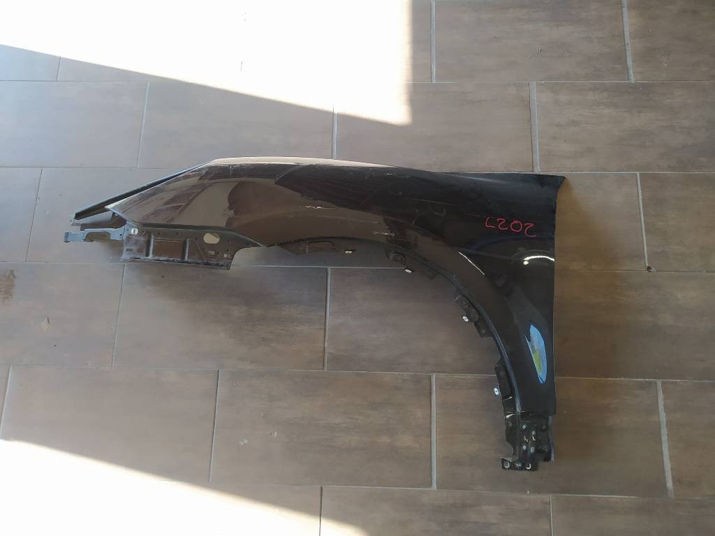 Ľavý predný blatník Porsche Cayenne 7P 10-14