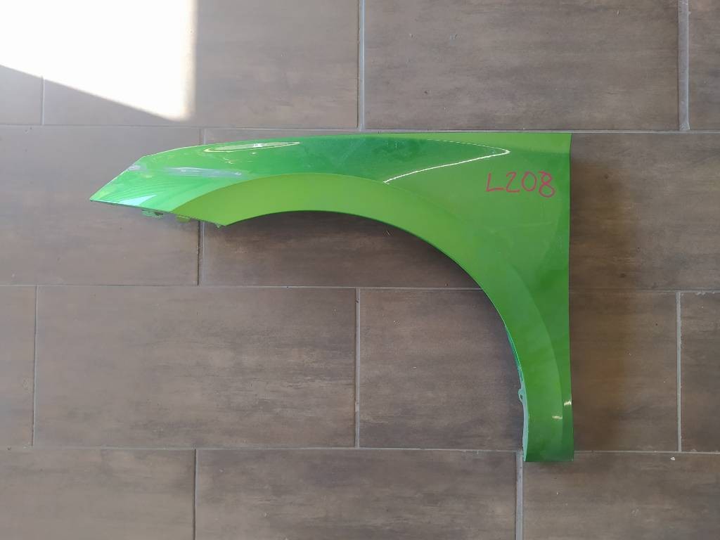 Ľavý predný blatník Škoda Scala 657