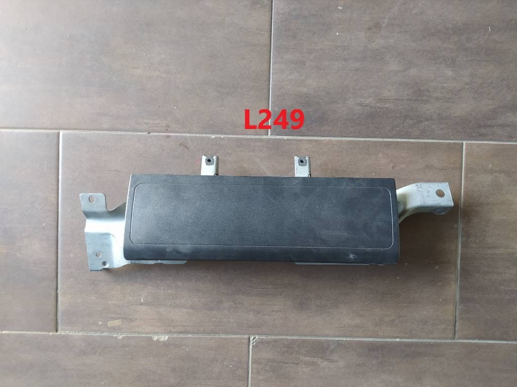 Kolenný airbag VW Volkswagen Touareg II 2 7P