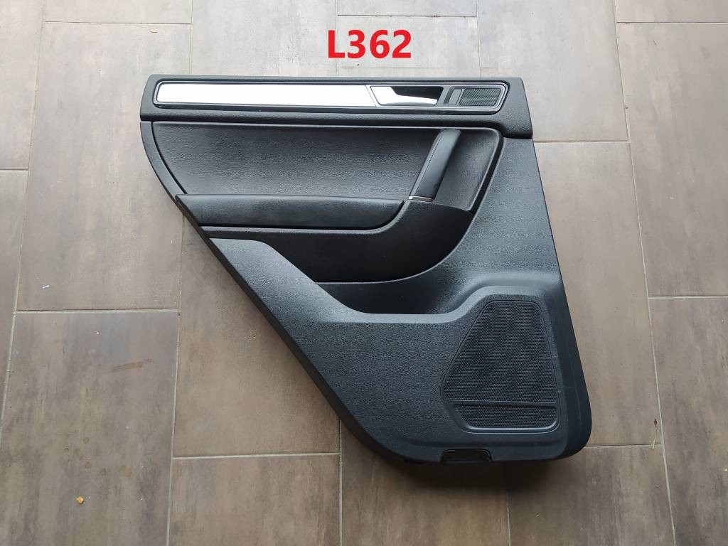 Ľavý zadný tapacír dverí VW Touareg II 2 7P