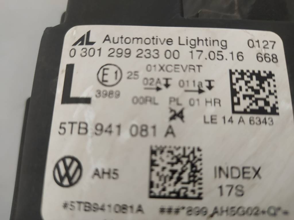 Ľavé predné svetlo VW Volkswagen Touran 5T LED 15-