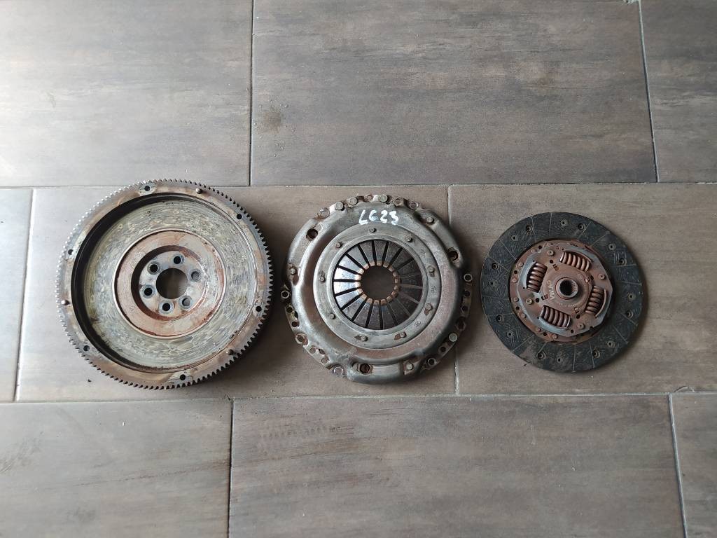 Spojka zotrvačník VW SEAT ŠKODA AUDI 1.6 CAY