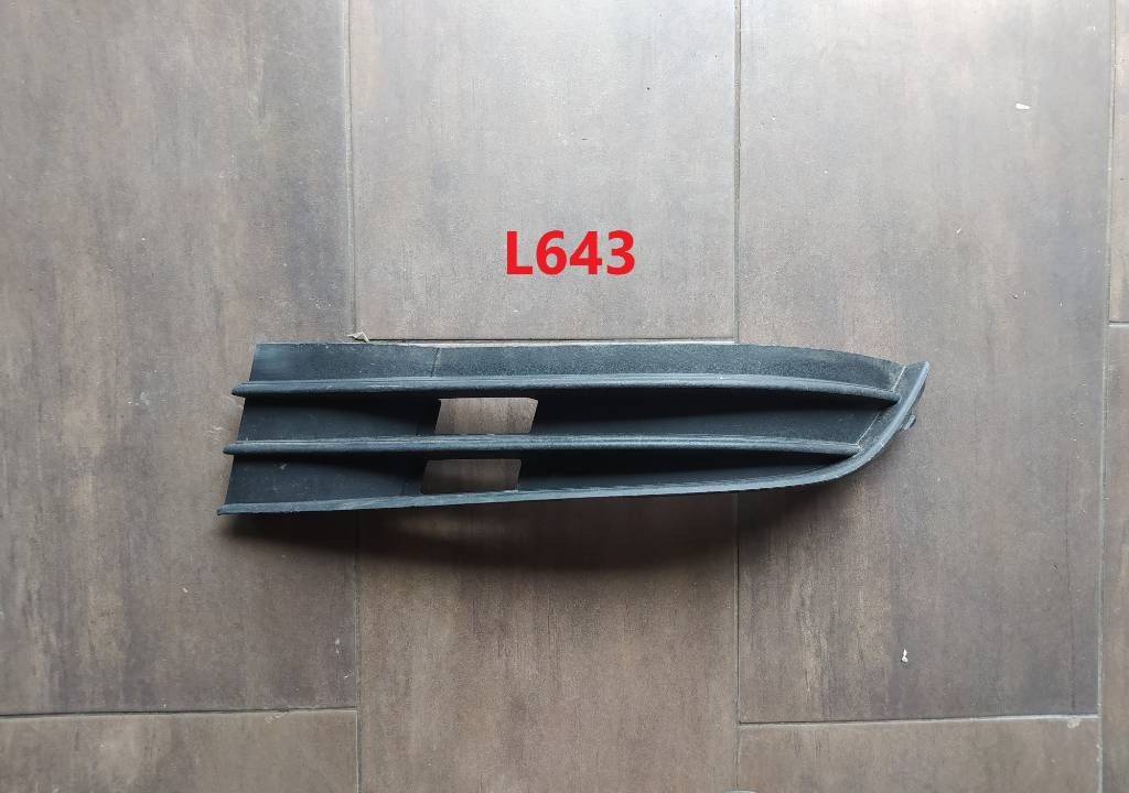 Ľavá mriežka predného nárazníka VW Touaran 1T LIFT