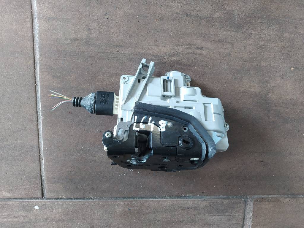 Pravý zadný zámok dverí Audi A4 B8 8K