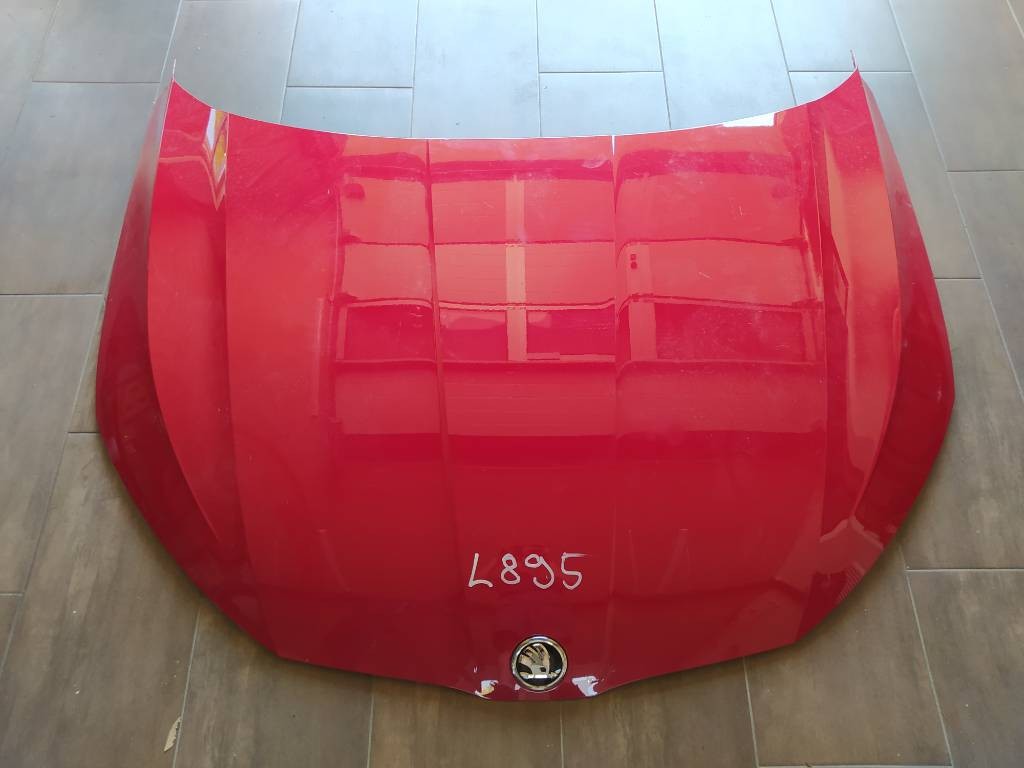 Predná kapota Škoda Octavia IV 4 5E3