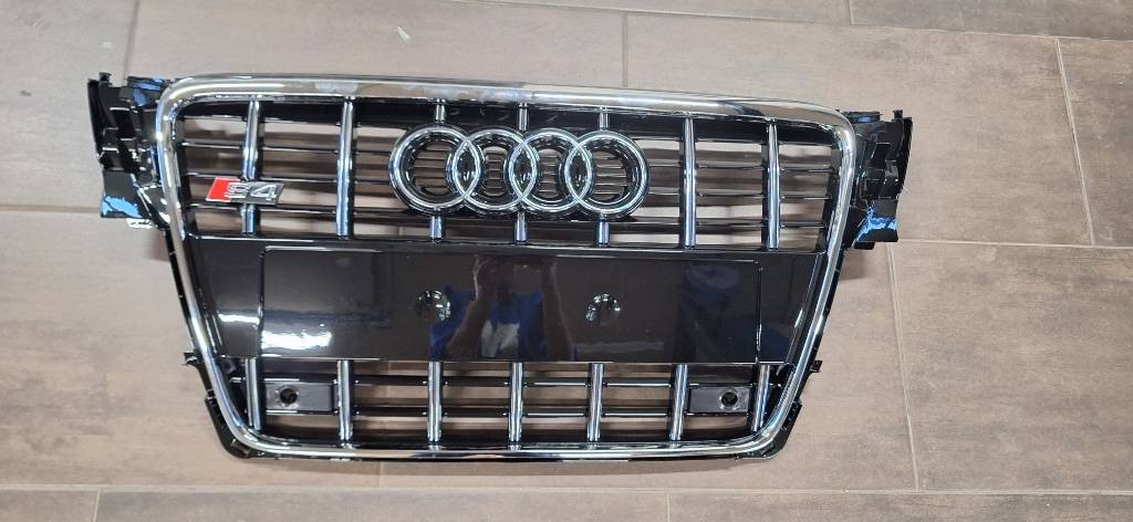 Maska Audi A4 B8 S line
