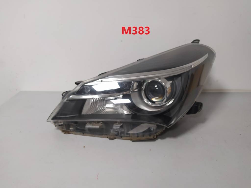 Ľavé predné svetlo Toyota Yaris 2015 15-