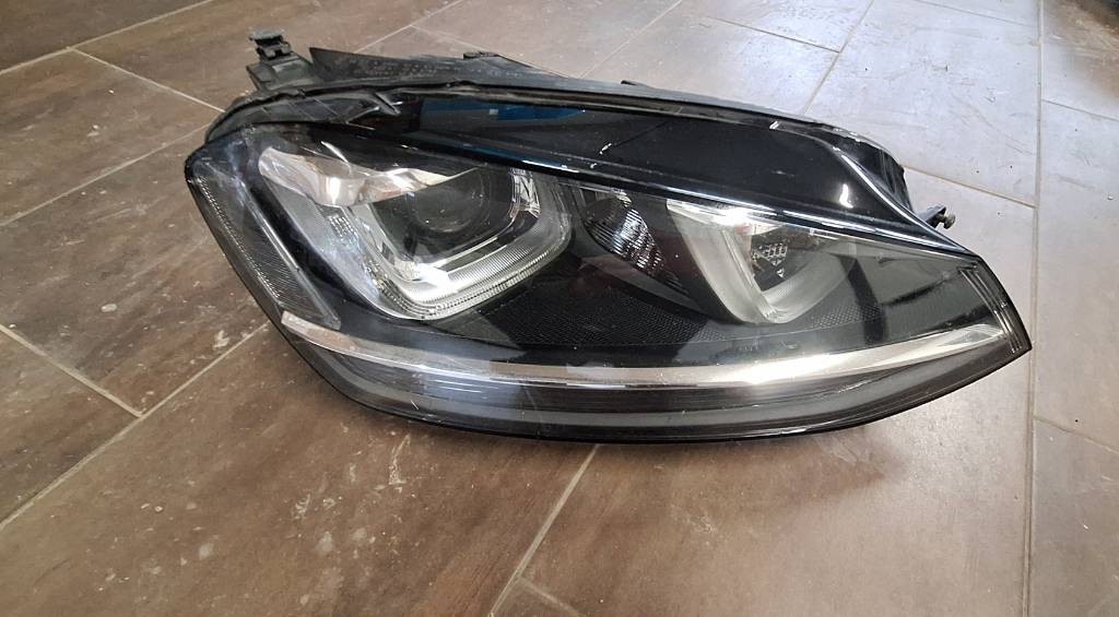 Pravé predné svetlo xenon led Vw Golf VII 7