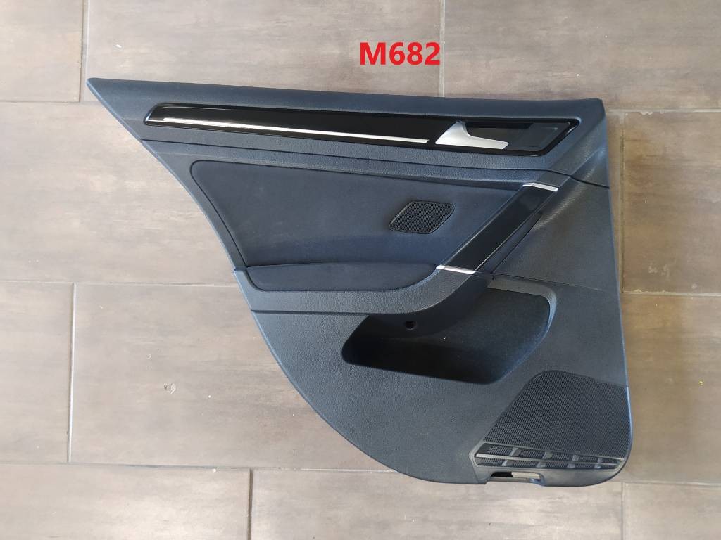 Ľavý zadný tapacír dverí VW Golf VII 7 5G COMBI