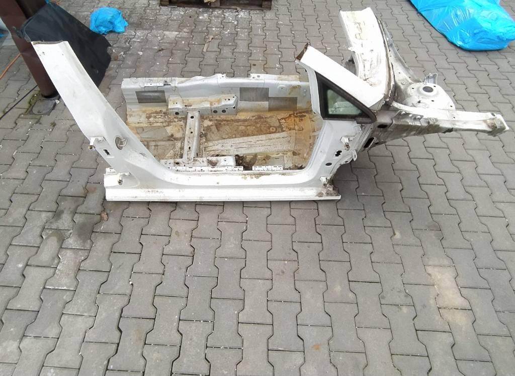 Pravý stĺpik VW Volkswagen Golf VII 7 5G COMBI