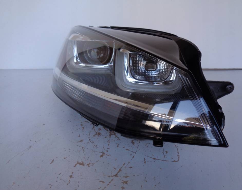 Pravé predné svetlo VW Volkswagen Golf VII 7 5G