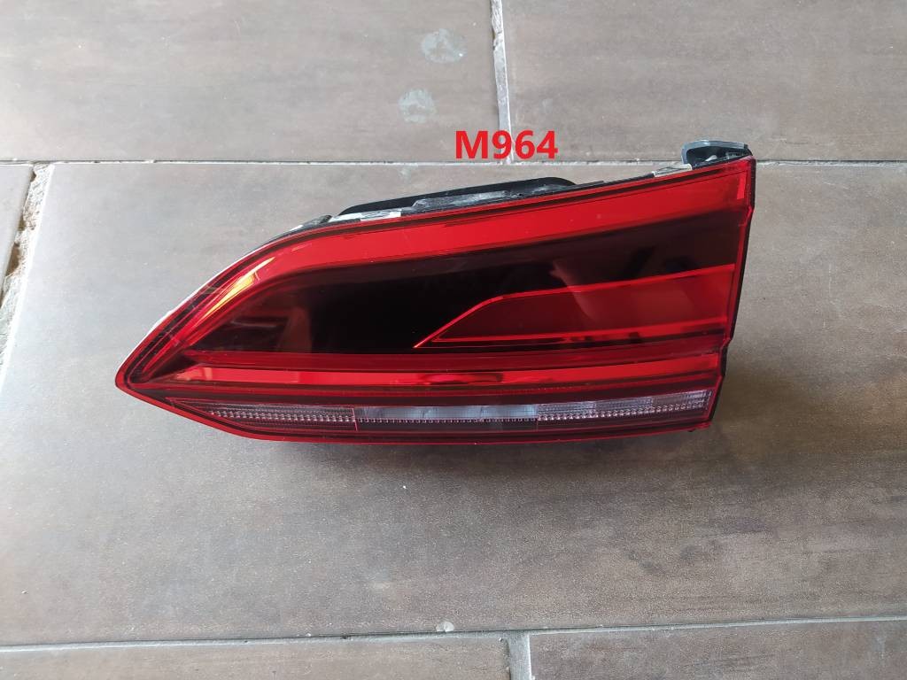 Pravé zadné svetlo VW Volkswagen Touareg 3 LED 760