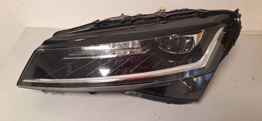 Ľavé predné svetlo Škoda Superb III 3 FULL LED 3V