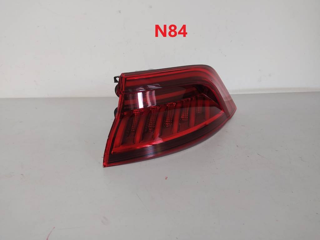Pravé zadné svetlo AUDI Q8 4M8 LED MATRIX 2018-