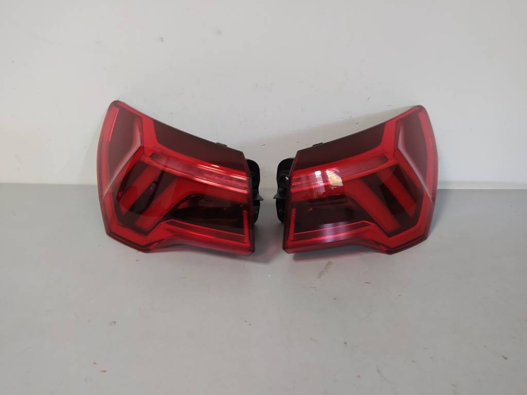 Zadné svetlá Audi Q3 II 2 83A LED DYNAMIC USA 19-