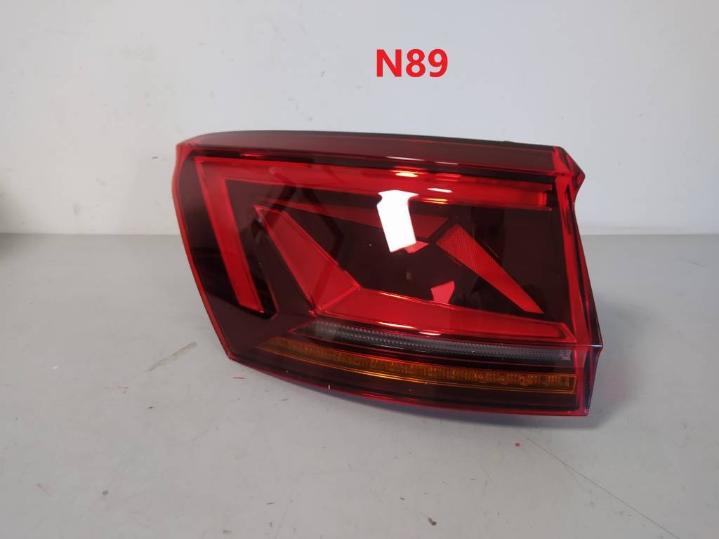 Ľavé zadné svetlo VW Touareg III 3 LED 760