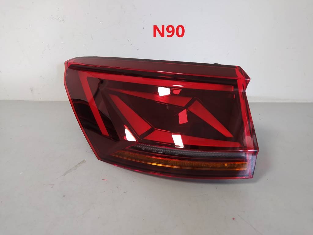 Ľavé zadné svetlo VW Touareg III 3 LED 760