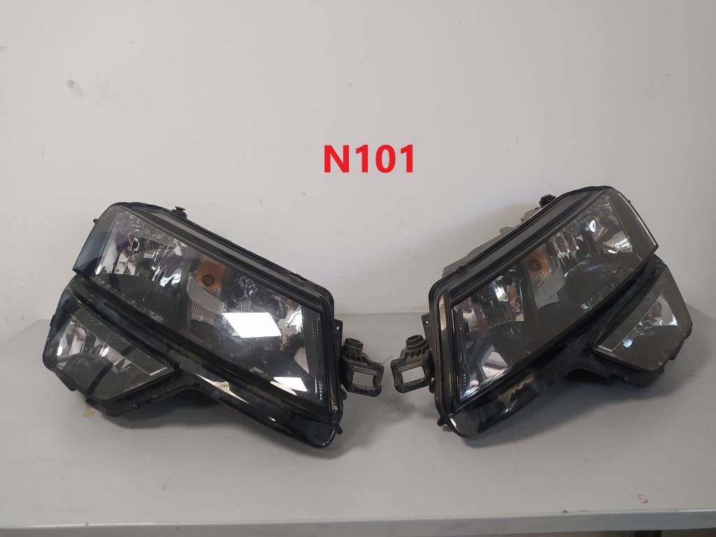 Predné svetlomety Škoda Karoq 57B
