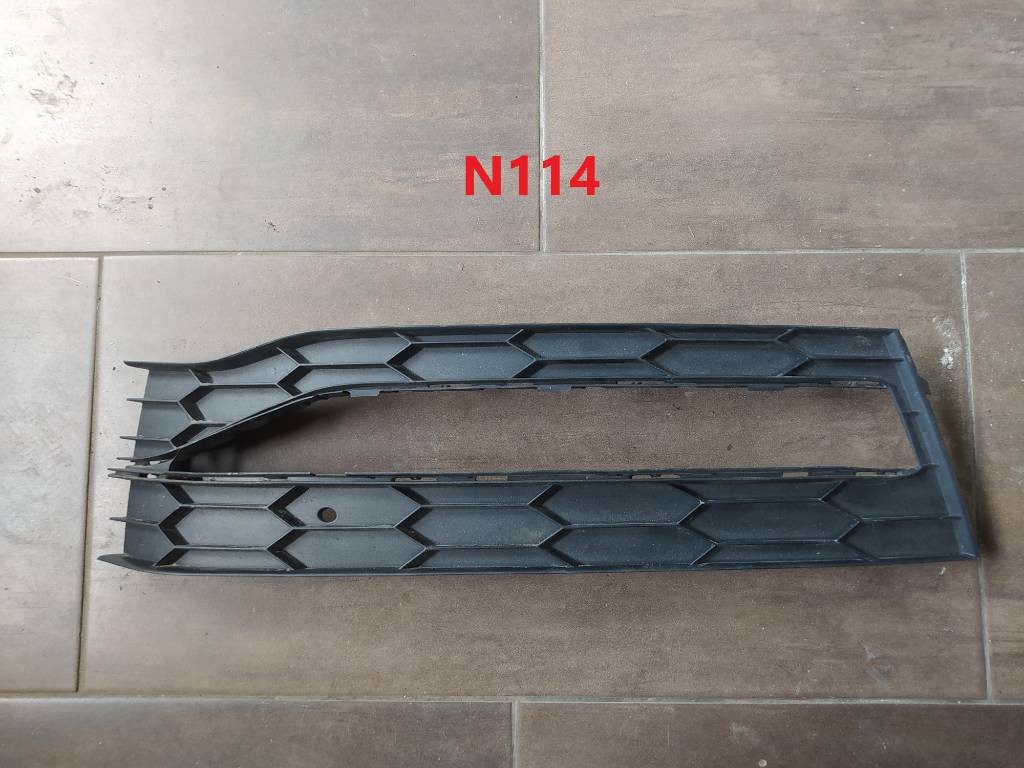 Mriežka predného nárazníka Škoda Superb III 3 3V