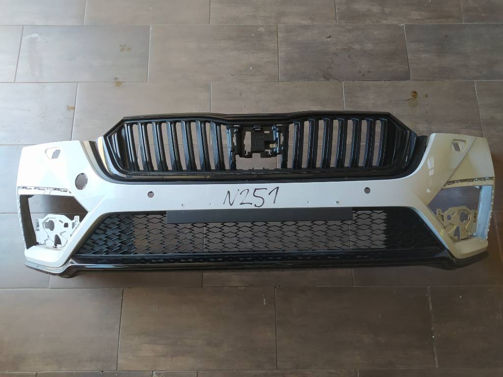 Predný nárazník Škoda Octavia IV 4 VRS RS 5E3
