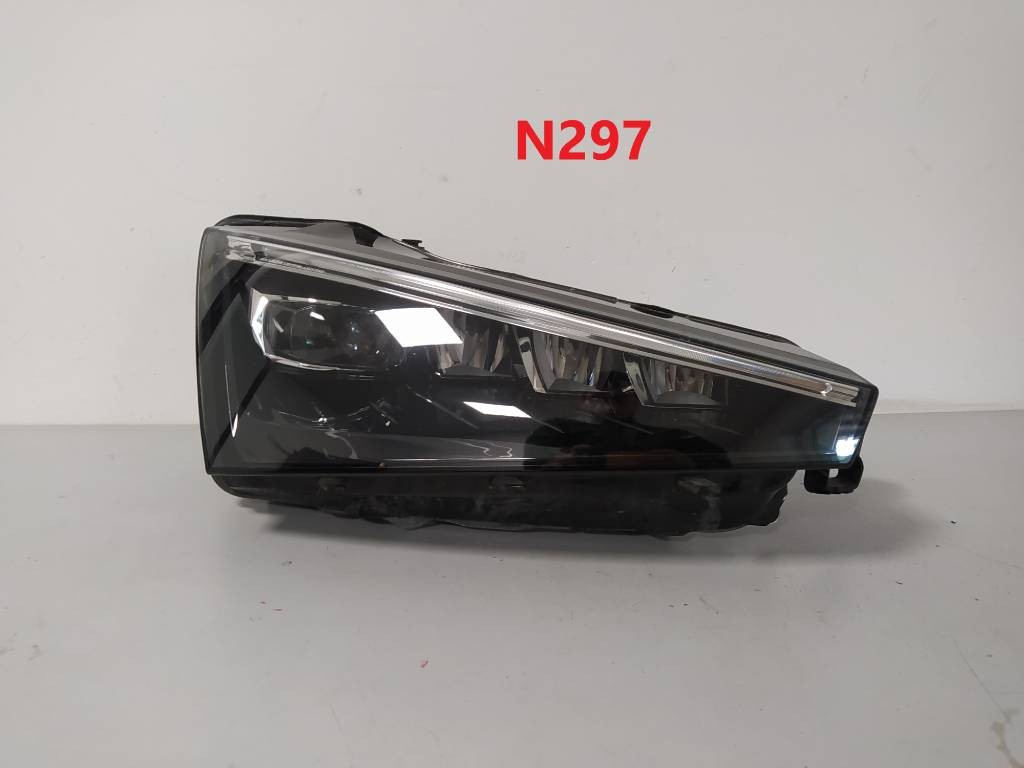 Pravé predné svetlo Škoda Scala FULL LED 657