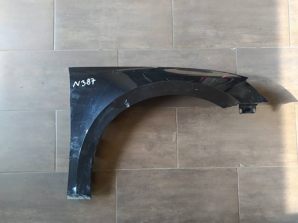 Pravý predný blatník Škoda Superb III 3 3V