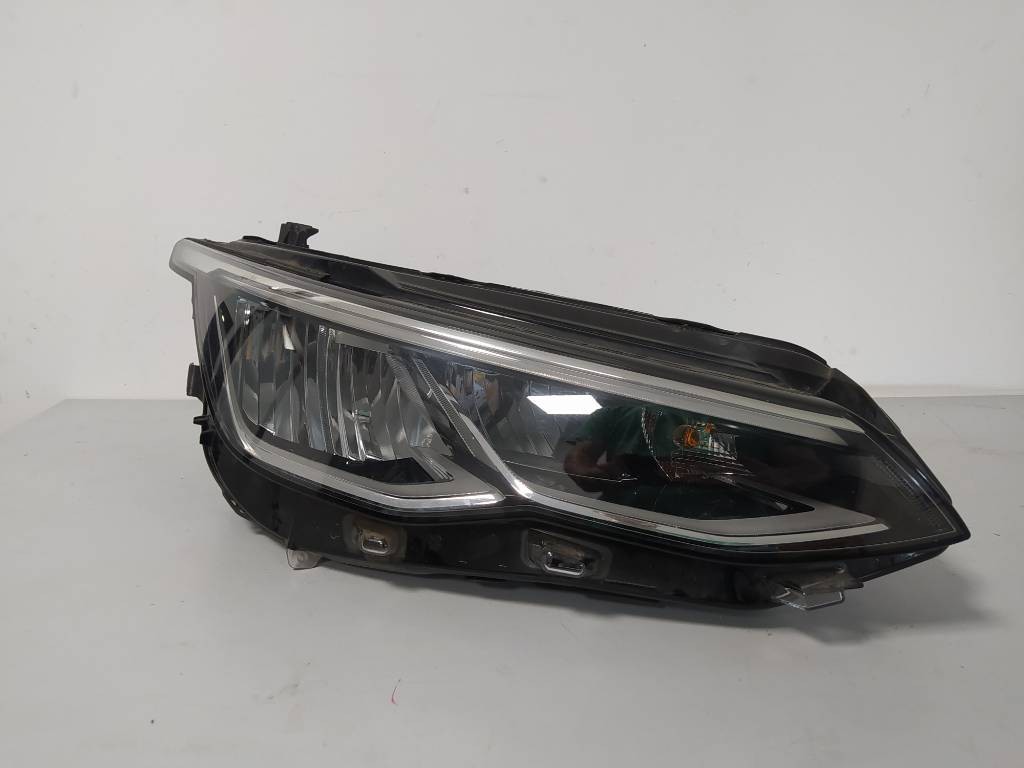 Pravé predné svetlo VW Volkswagen Golf 8 FULL LED