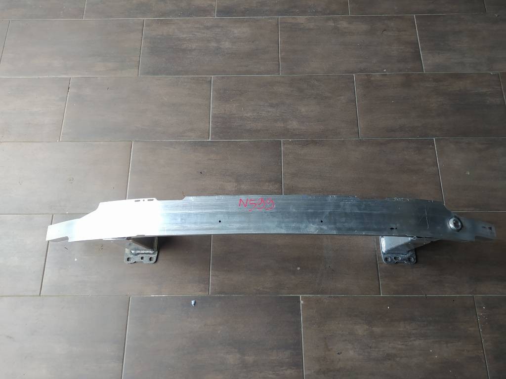 Výstuha predného nárazníka Audi A6 C8 4K