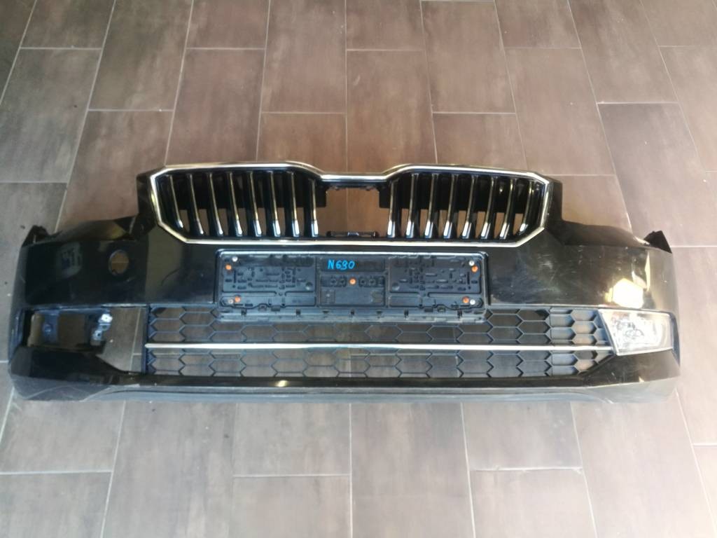 Predný nárazník Škoda Superb III 3 3V